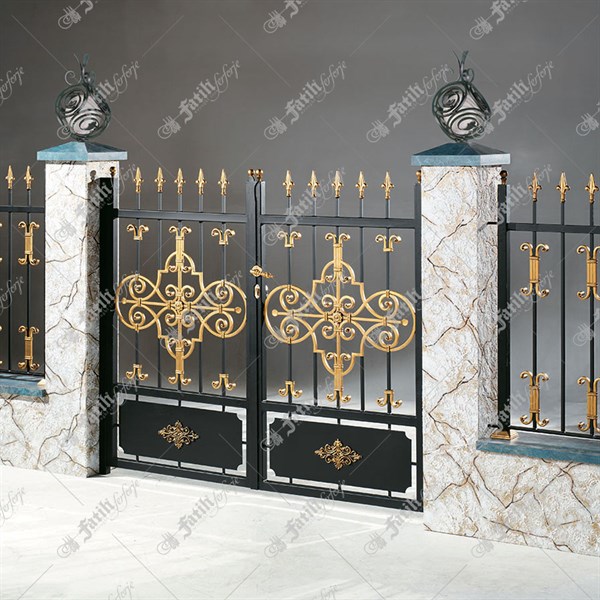 Ferforje avlu kapıları