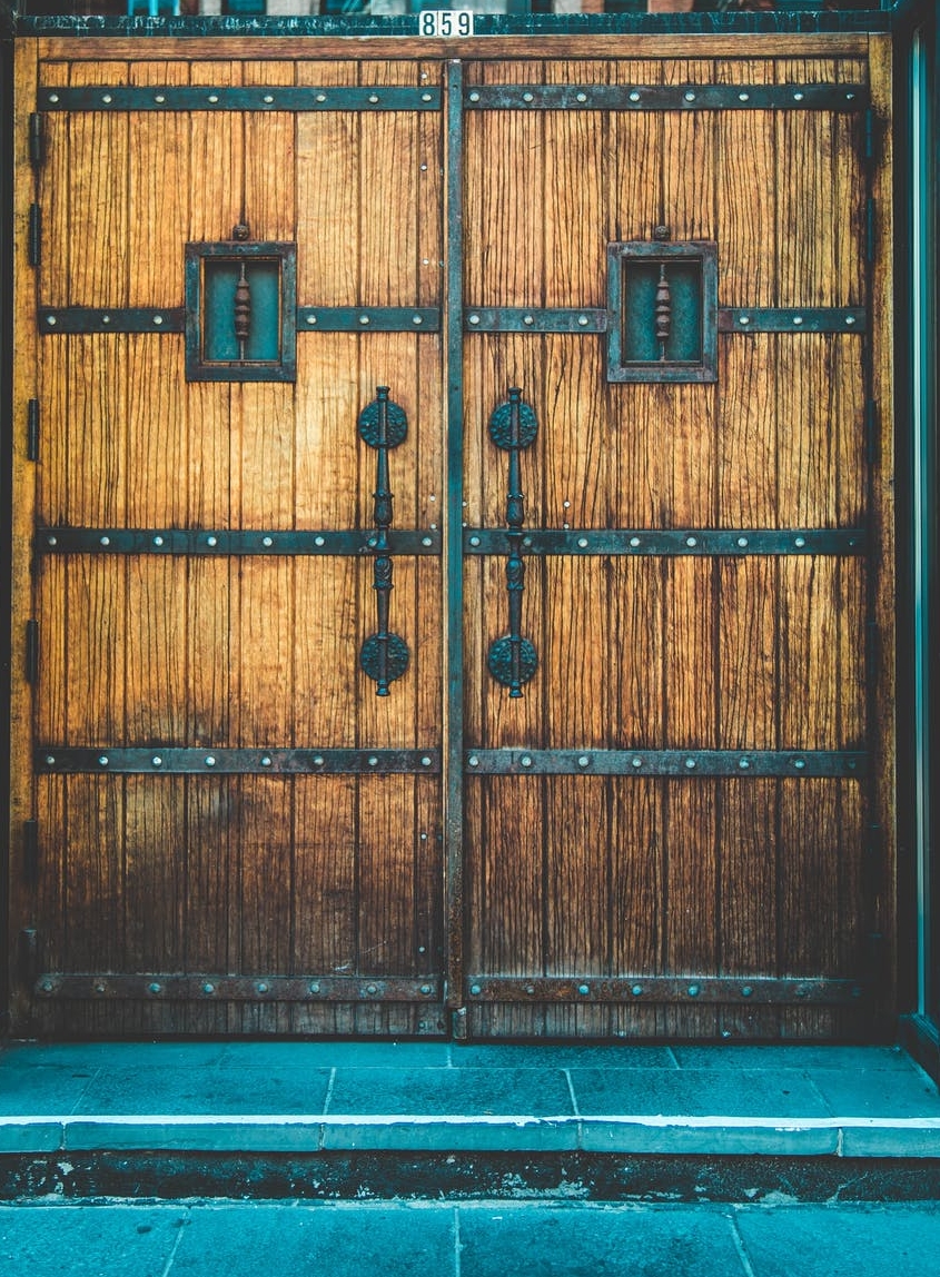 Demir bahçe kapısı